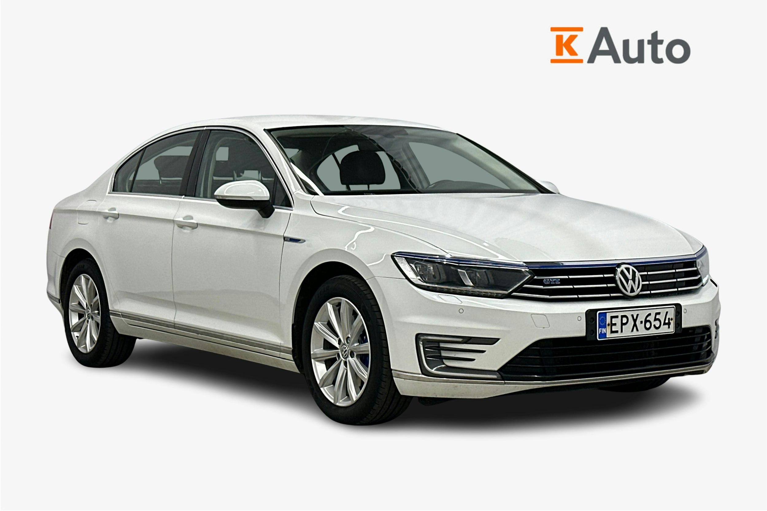 valkoinen Volkswagen Passat 2016 kuva 1.