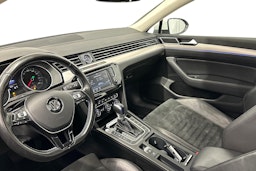 valkoinen Volkswagen Passat 2016 kuva 7.