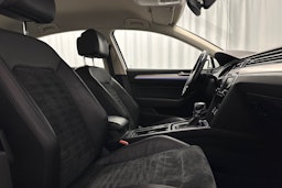 valkoinen Volkswagen Passat 2016 kuva 15.