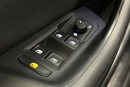 valkoinen Volkswagen Passat 2016 kuva 17.