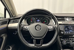 valkoinen Volkswagen Passat 2016 kuva 21.