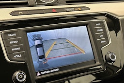 valkoinen Volkswagen Passat 2016 kuva 24.