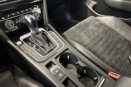 valkoinen Volkswagen Passat 2016 kuva 26.