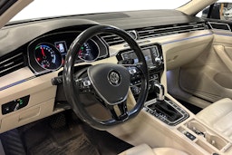 sininen Volkswagen Passat 2016 kuva 3.