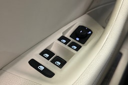 sininen Volkswagen Passat 2016 kuva 14.