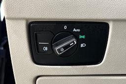 sininen Volkswagen Passat 2016 kuva 15.