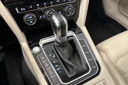 sininen Volkswagen Passat 2016 kuva 24.