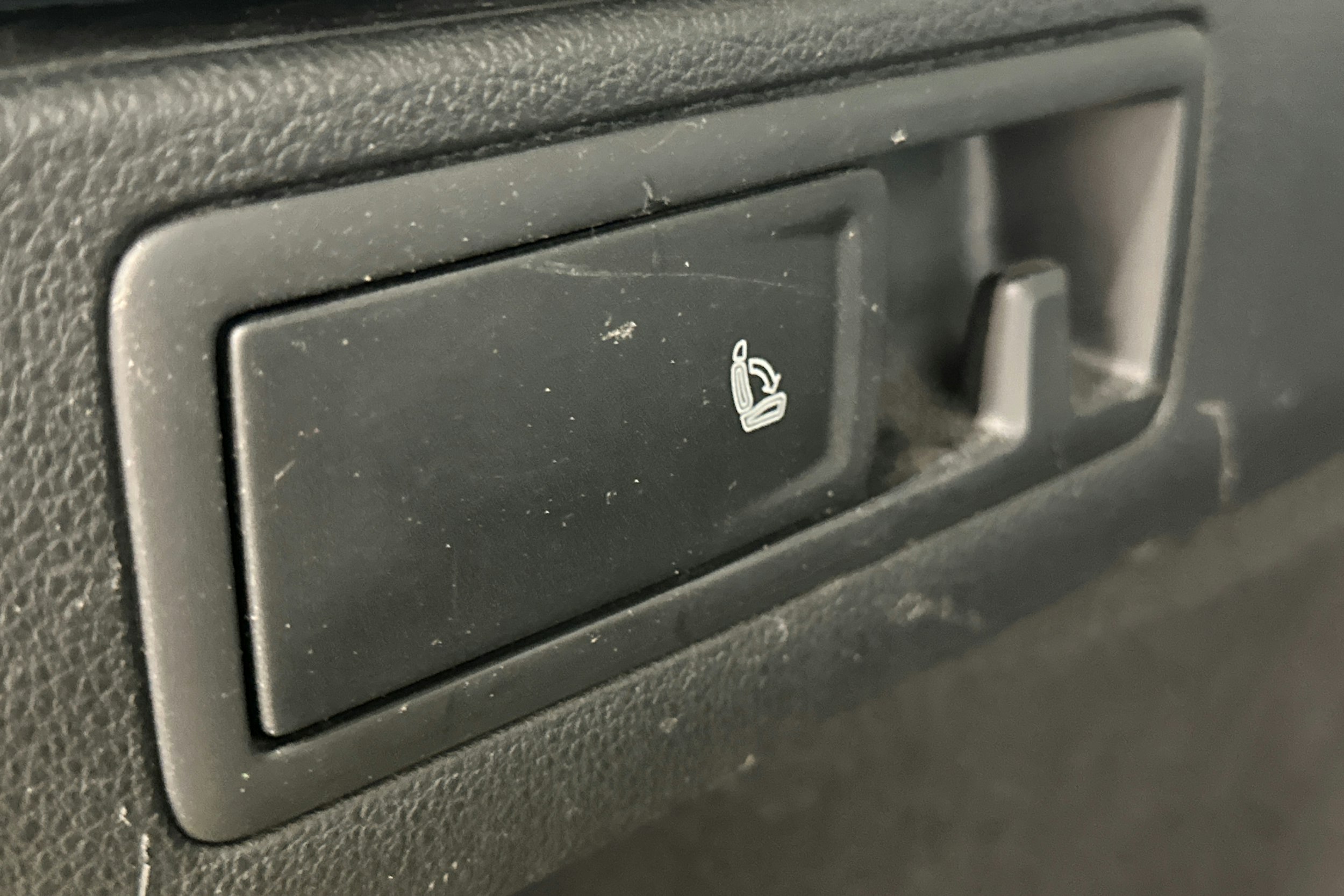 sininen Volkswagen Passat 2016 kuva 28.