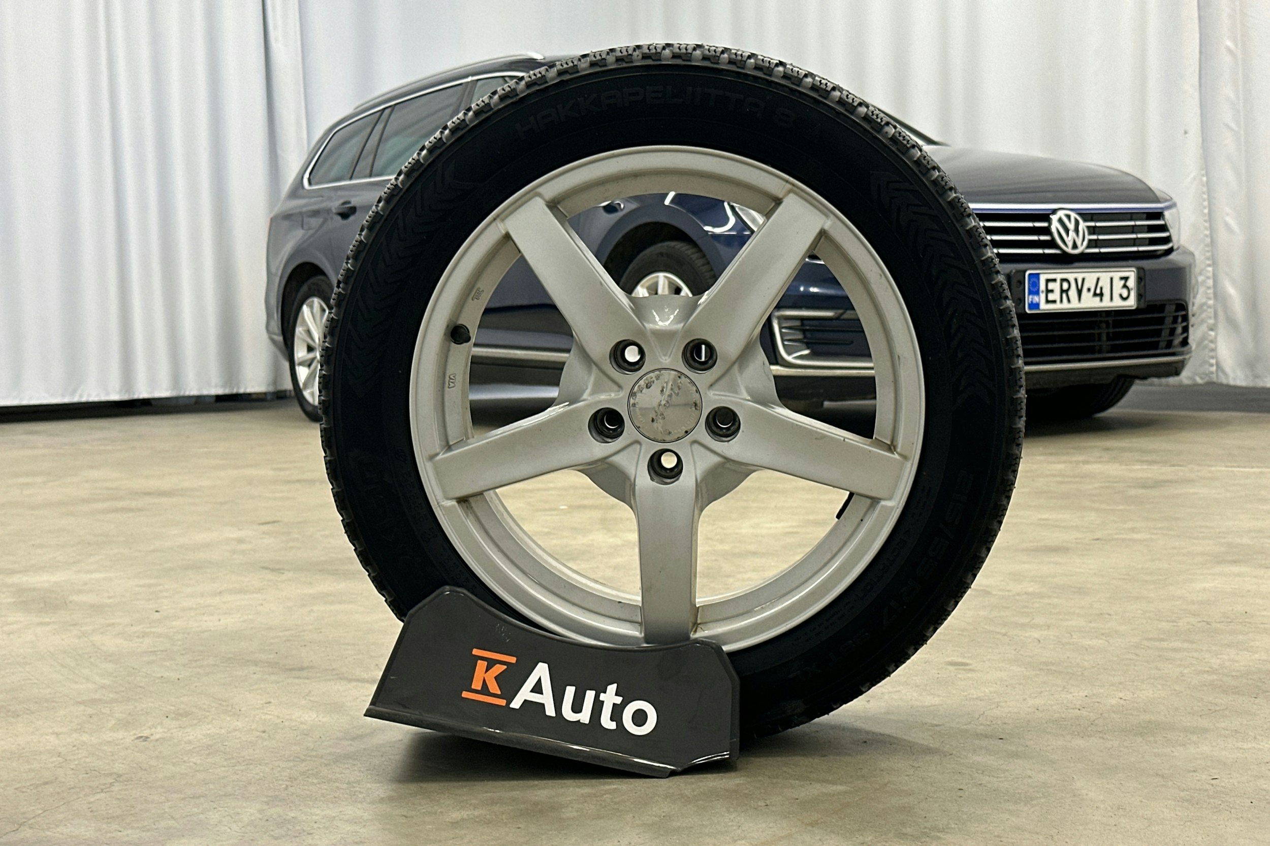 sininen Volkswagen Passat 2016 kuva 30.