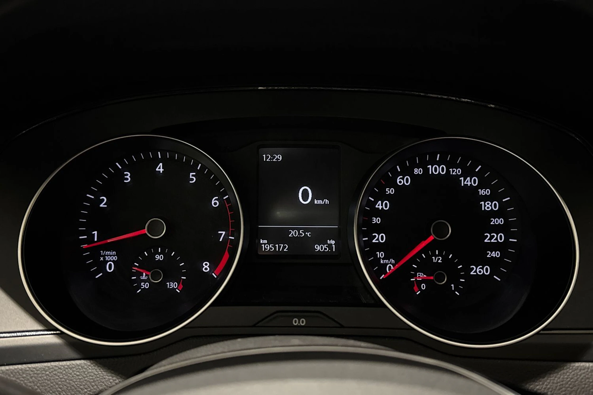 valkoinen Volkswagen Passat 2016 kuva 18.
