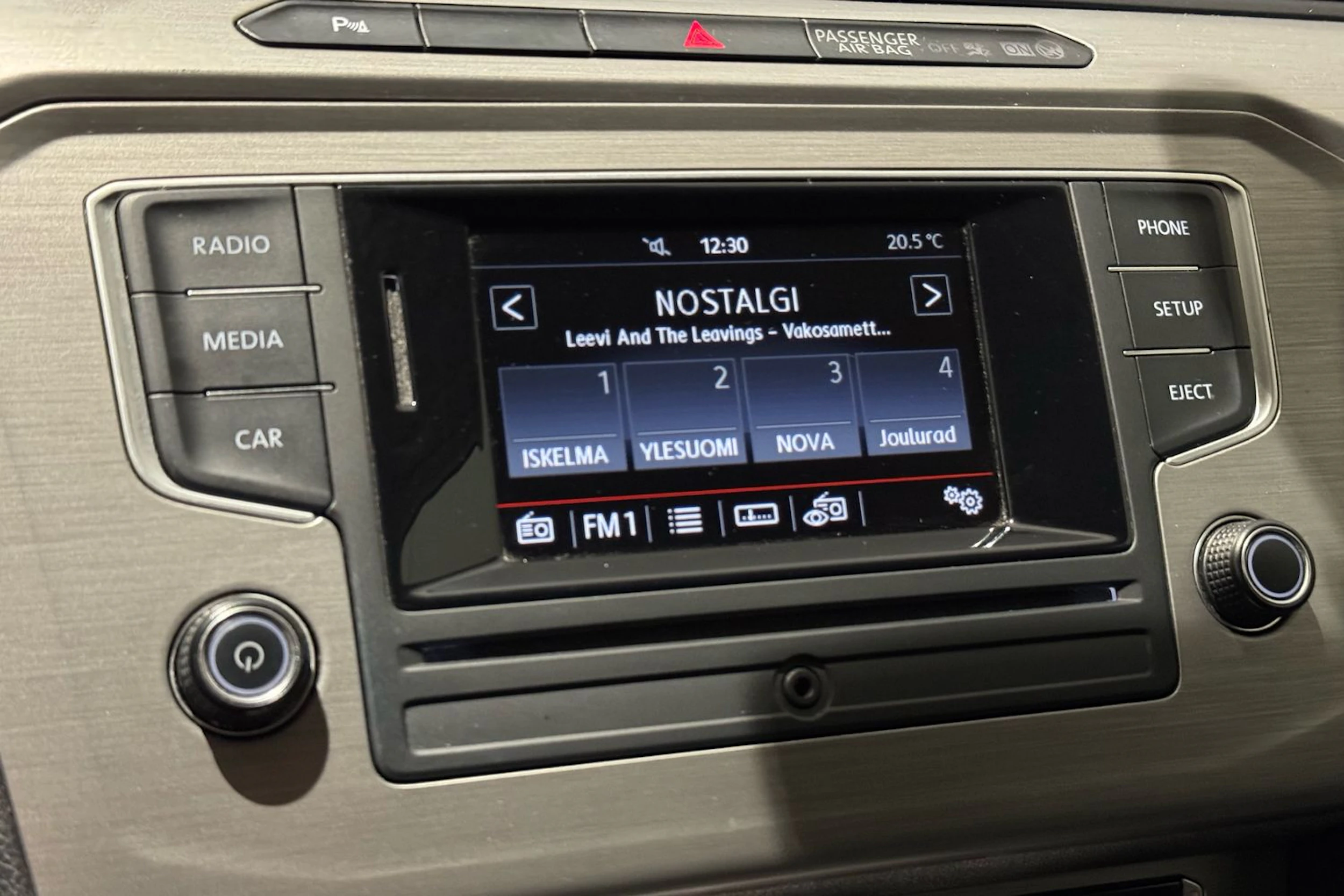 valkoinen Volkswagen Passat 2016 kuva 19.