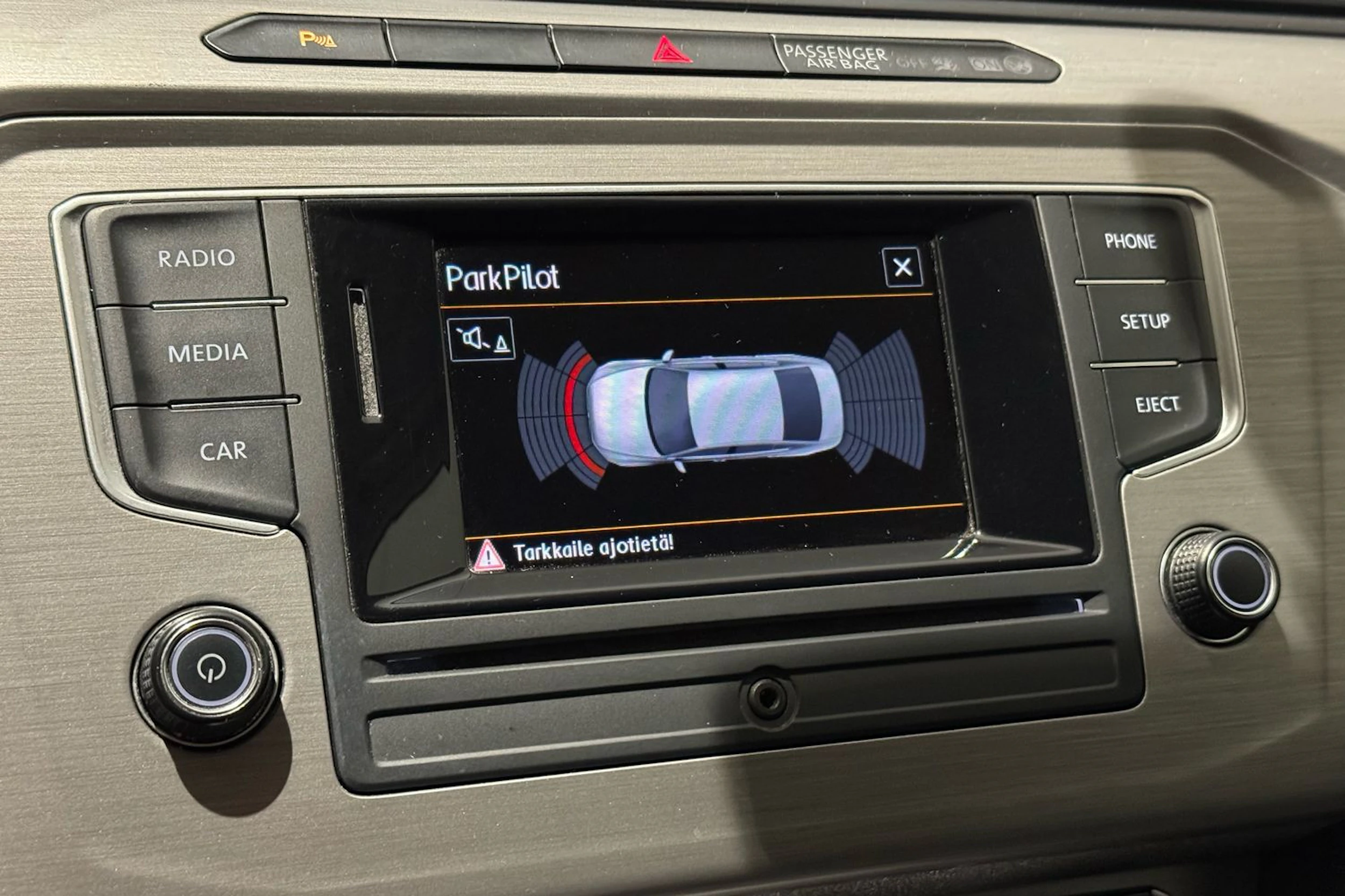 valkoinen Volkswagen Passat 2016 kuva 20.