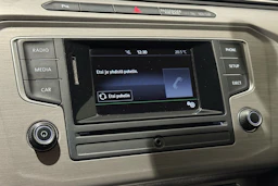 valkoinen Volkswagen Passat 2016 kuva 21.