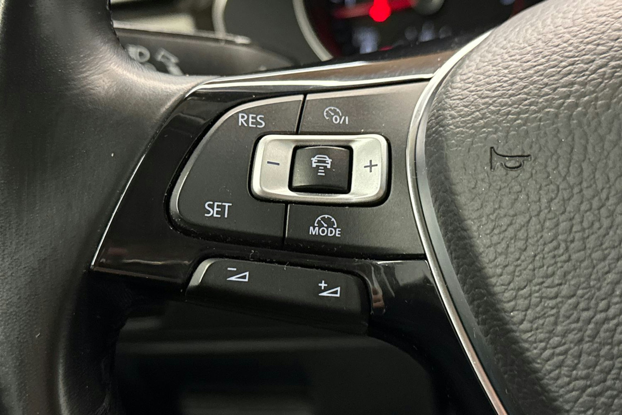 sininen Volkswagen Passat 2016 kuva 15.