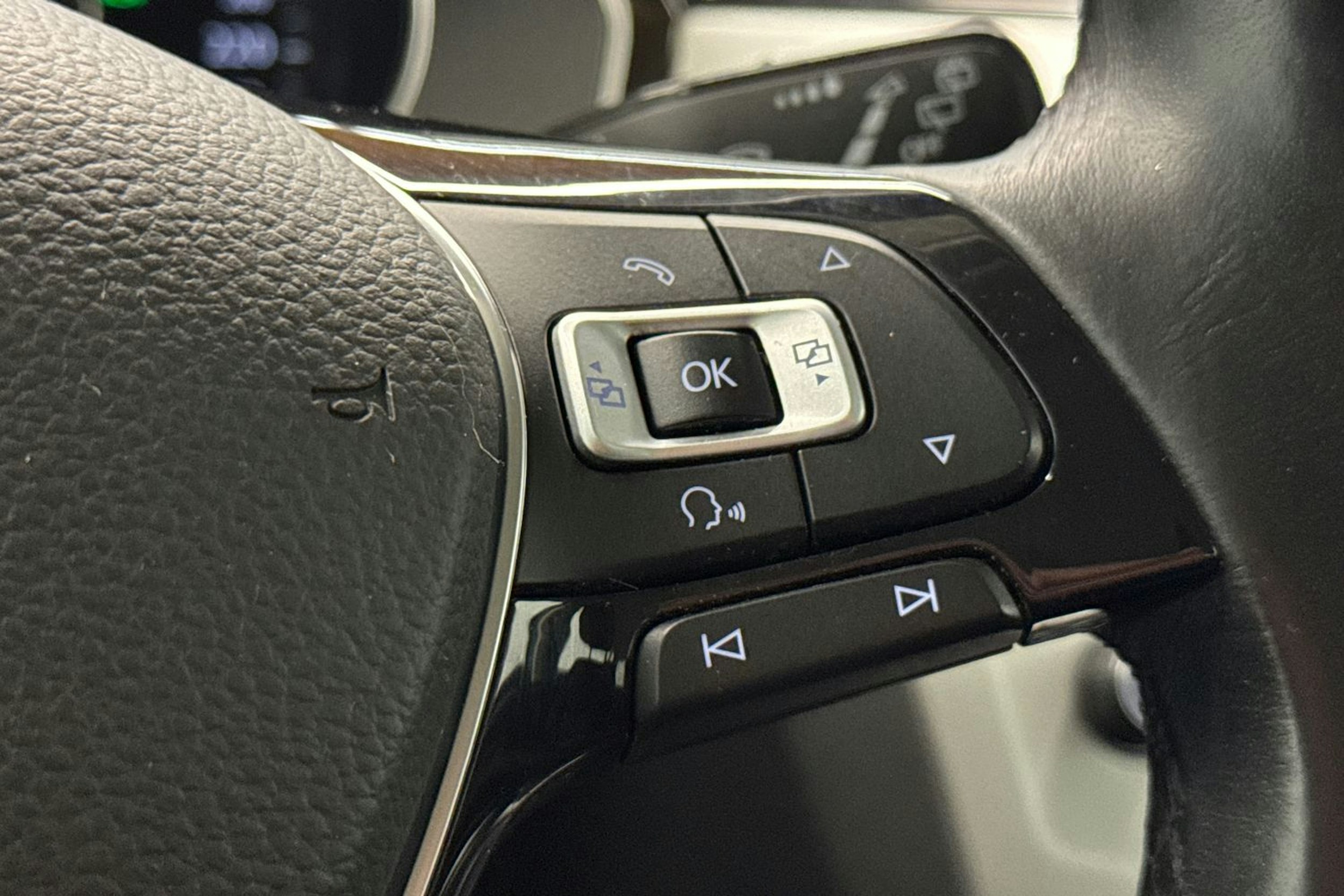sininen Volkswagen Passat 2016 kuva 16.