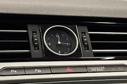 sininen Volkswagen Passat 2016 kuva 24.
