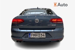sininen Volkswagen Passat 2016 kuva 3.