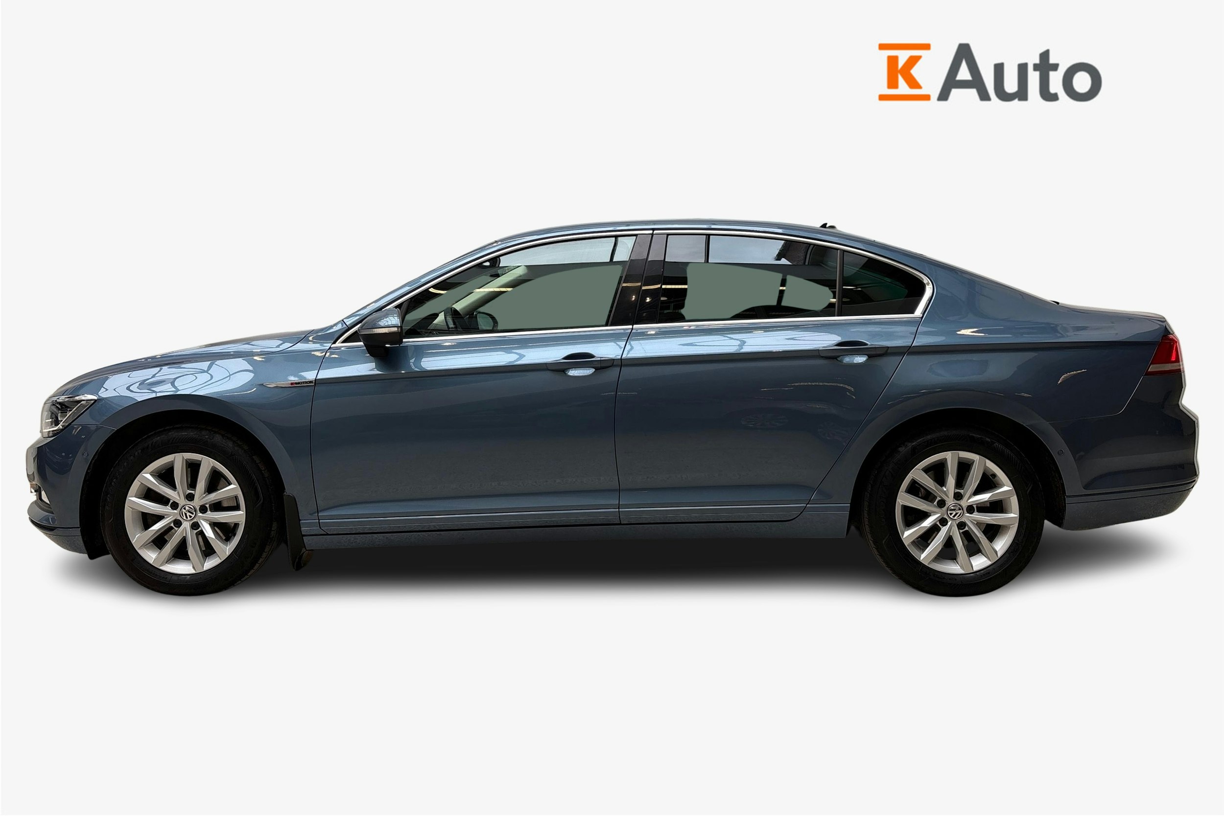 sininen Volkswagen Passat 2016 kuva 6.