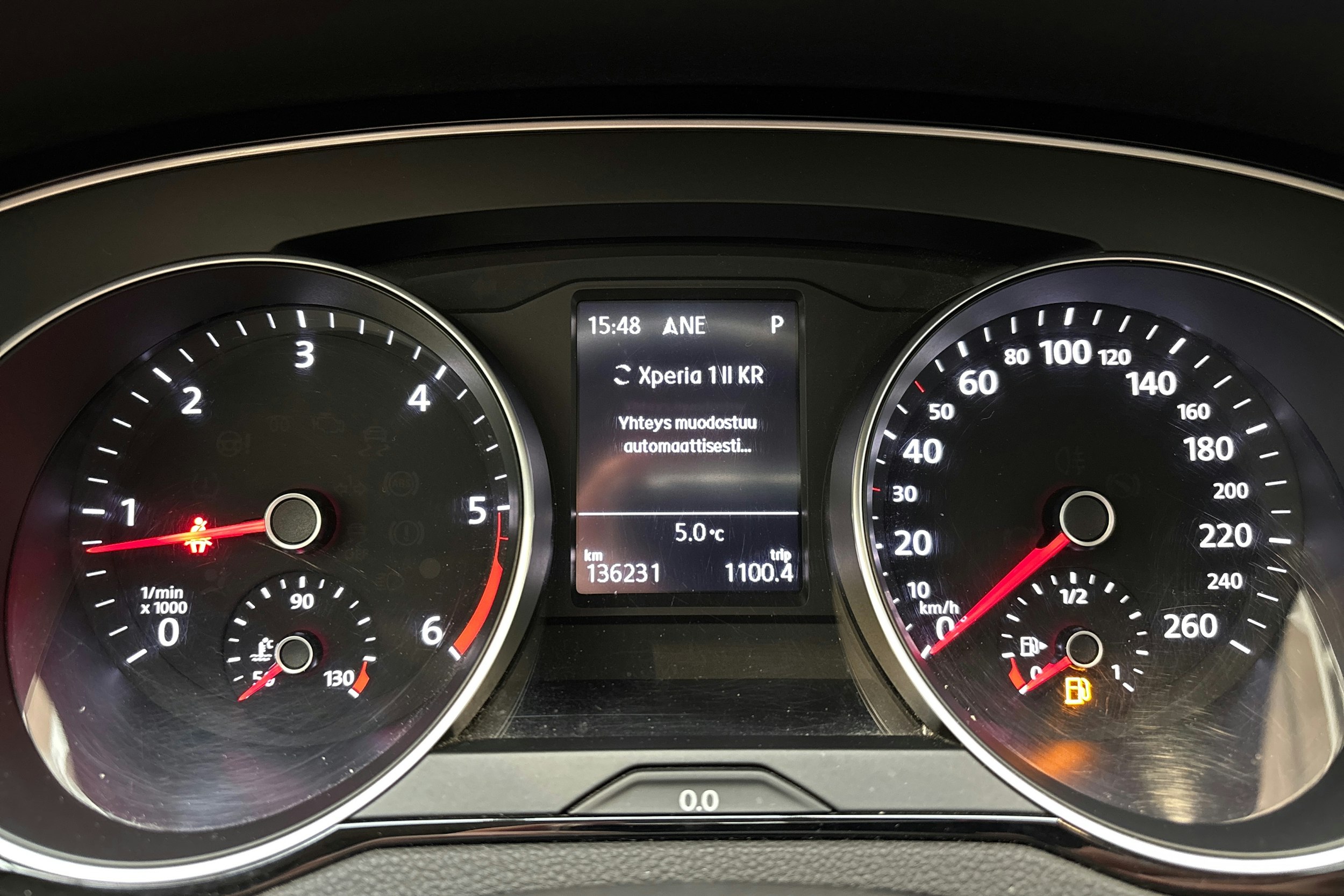 sininen Volkswagen Passat 2016 kuva 14.