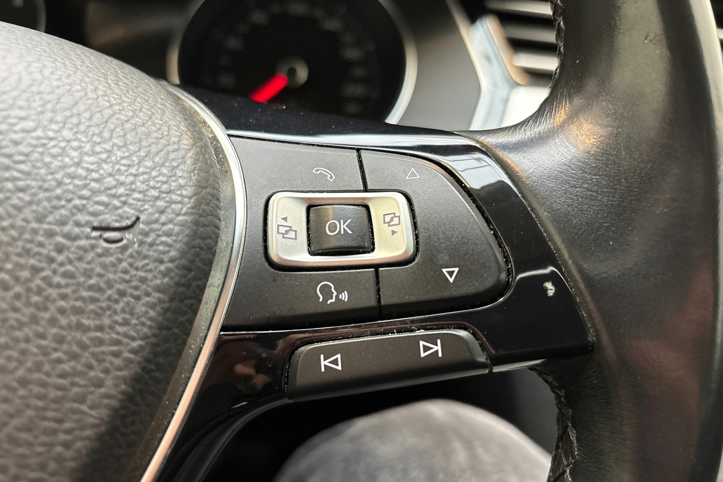 sininen Volkswagen Passat 2016 kuva 16.