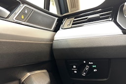 sininen Volkswagen Passat 2016 kuva 17.