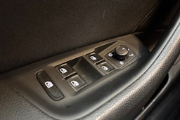 sininen Volkswagen Passat 2016 kuva 18.