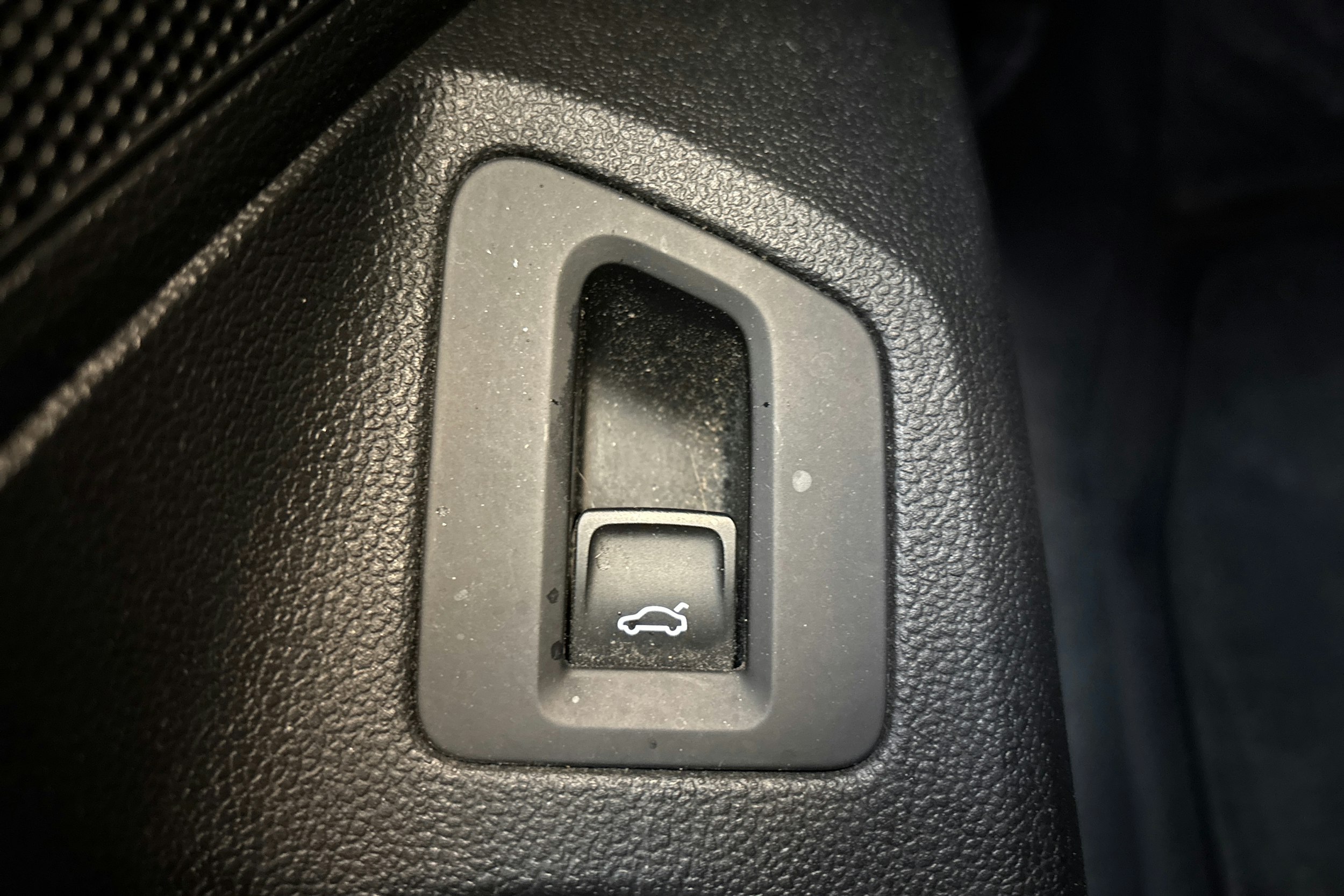 sininen Volkswagen Passat 2016 kuva 19.