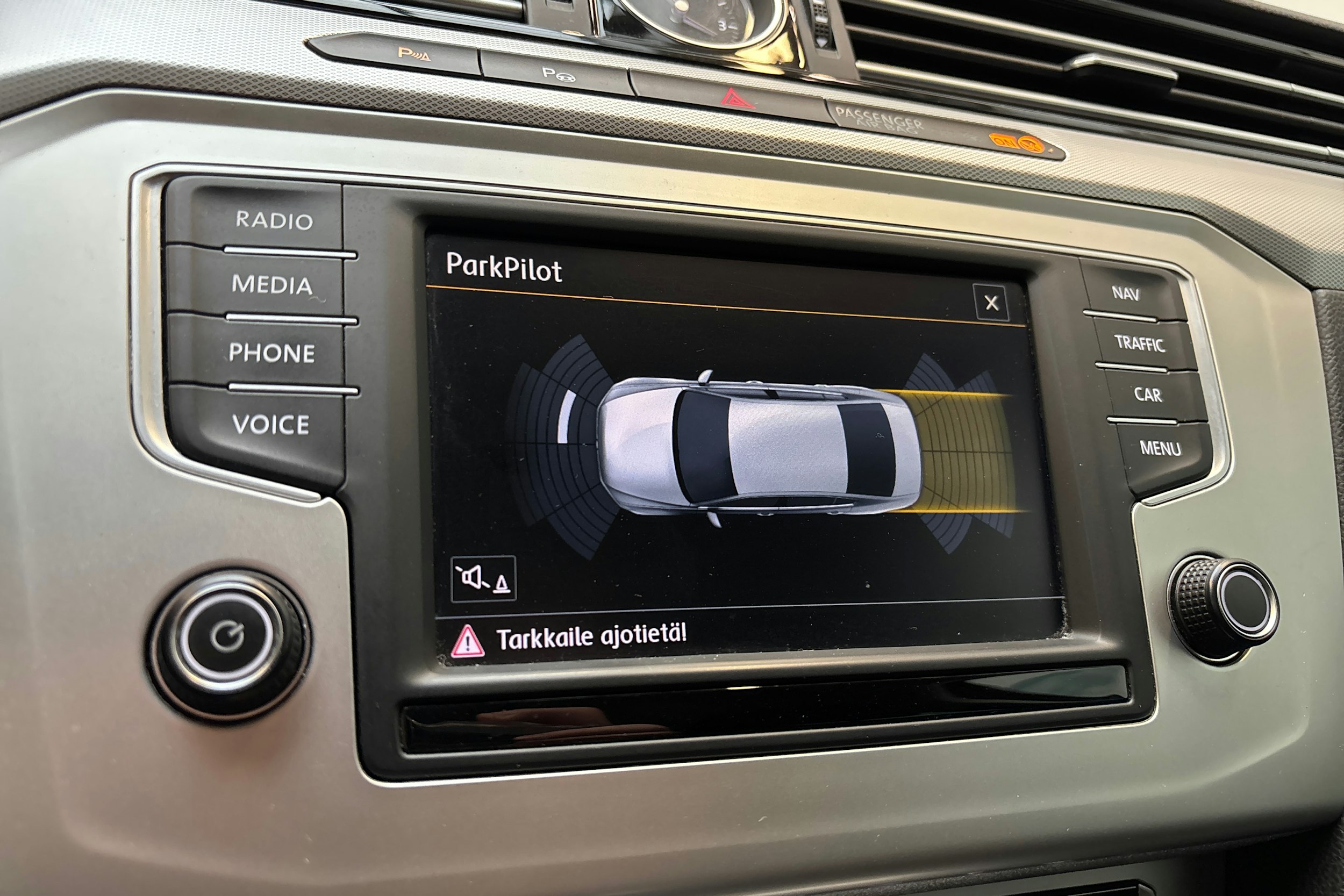 sininen Volkswagen Passat 2016 kuva 21.