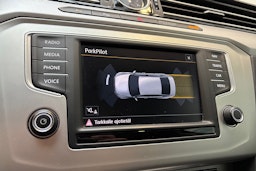 sininen Volkswagen Passat 2016 kuva 21.