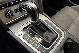 sininen Volkswagen Passat 2016 kuva 25.