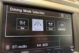 sininen Volkswagen Passat 2016 kuva 26.