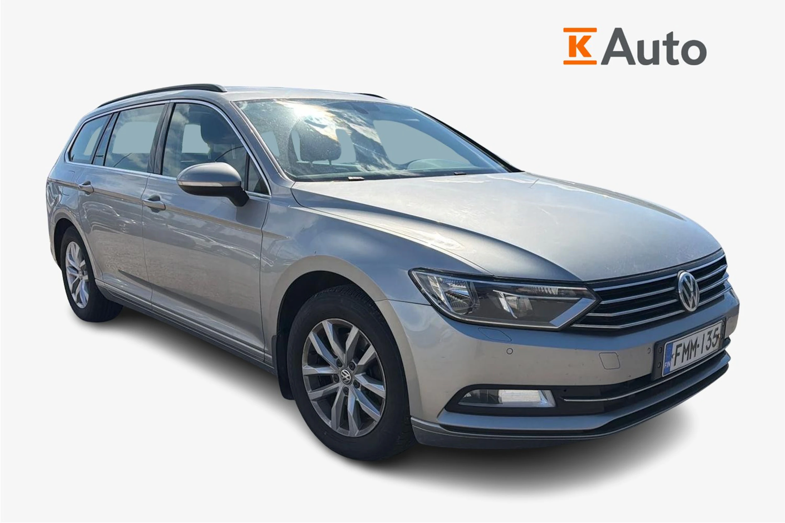 harmaa Volkswagen Passat 2016 kuva 1.