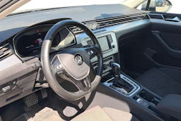 harmaa Volkswagen Passat 2016 kuva 3.