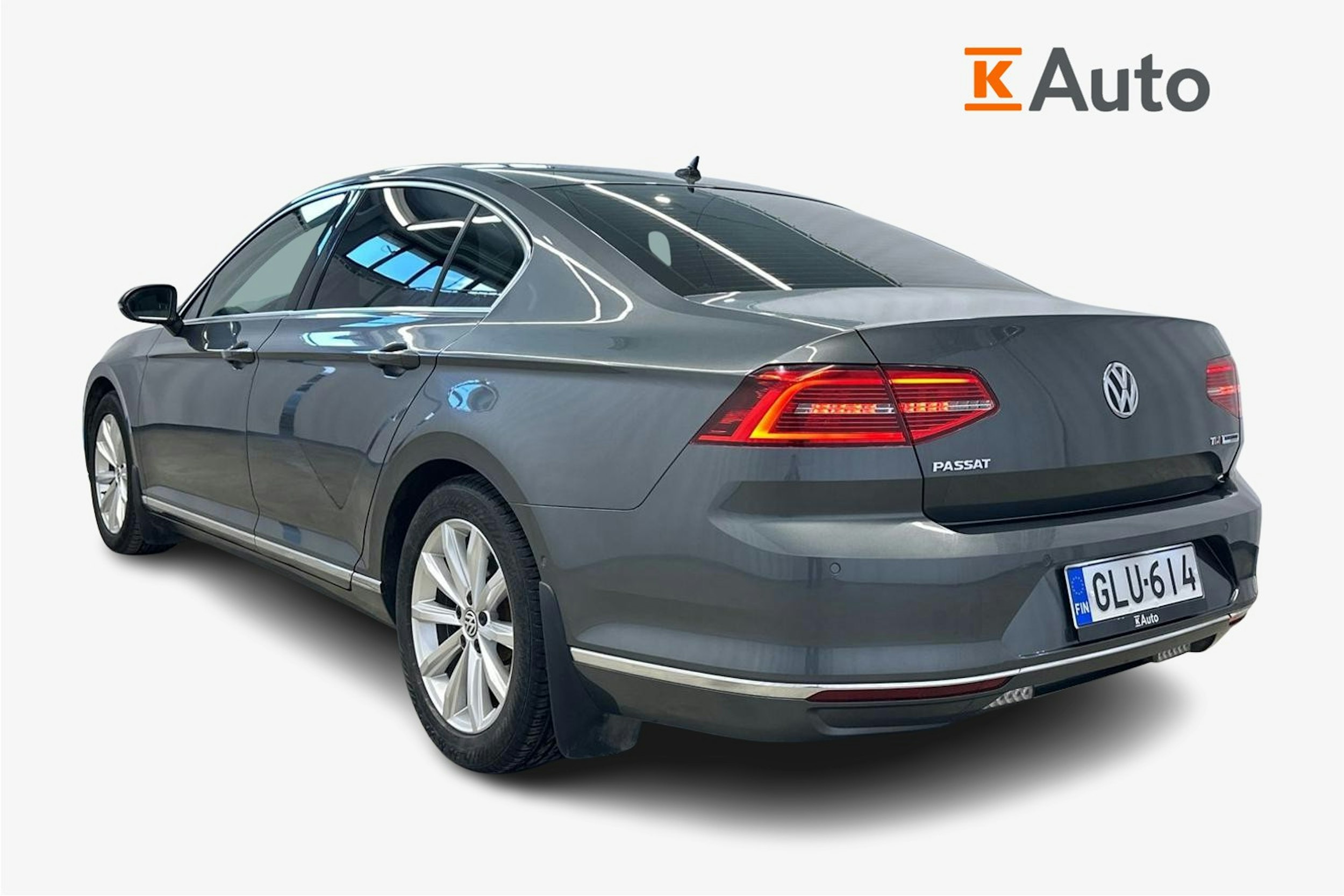 harmaa Volkswagen Passat 2016 kuva 2.