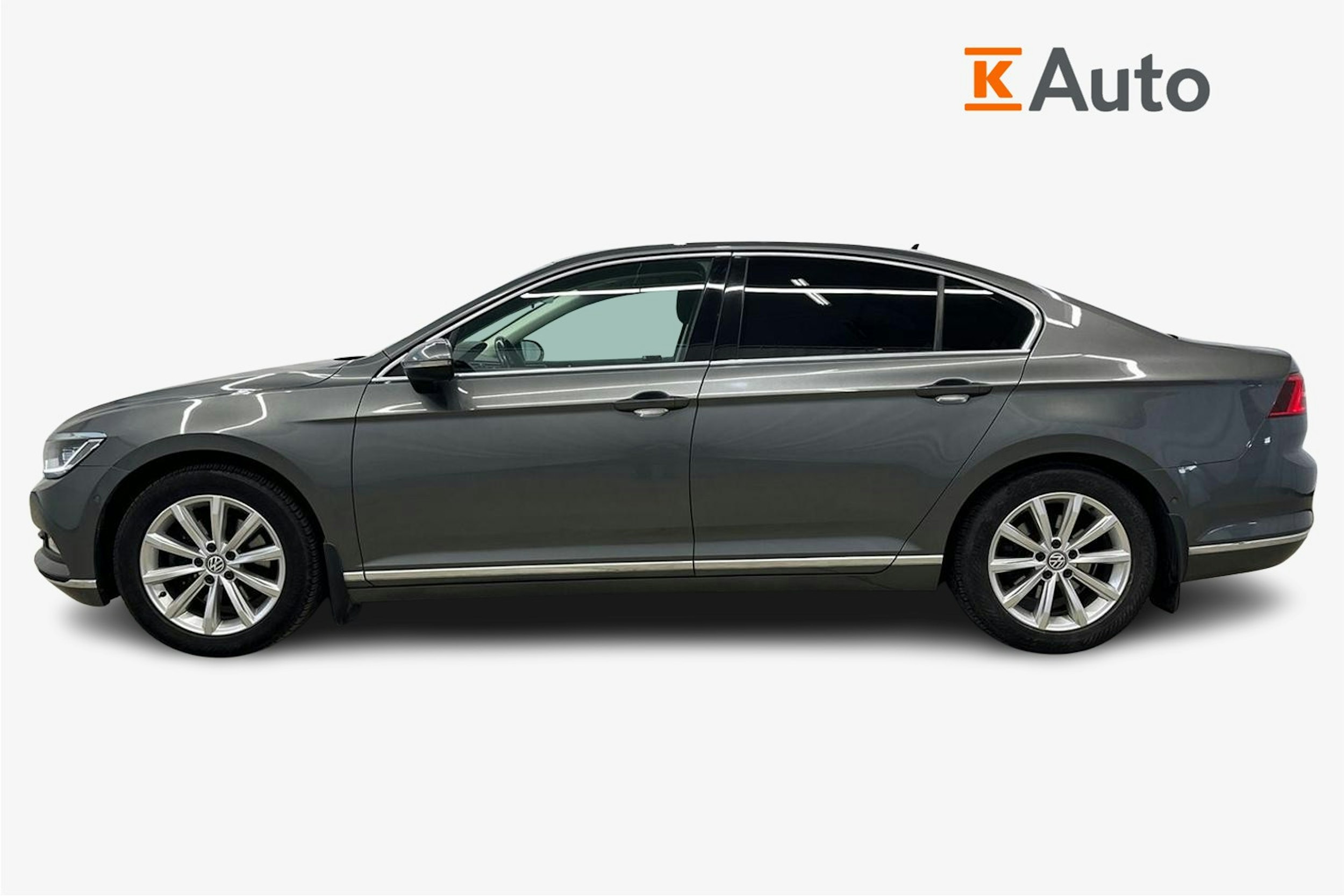 harmaa Volkswagen Passat 2016 kuva 6.