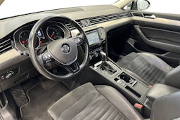 harmaa Volkswagen Passat 2016 kuva 7.