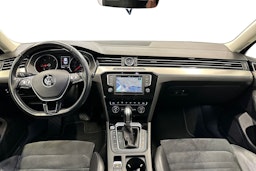 harmaa Volkswagen Passat 2016 kuva 9.