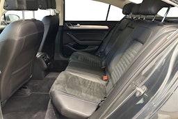 harmaa Volkswagen Passat 2016 kuva 10.