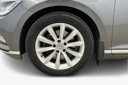 harmaa Volkswagen Passat 2016 kuva 11.