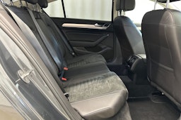 harmaa Volkswagen Passat 2016 kuva 14.