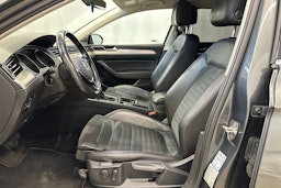harmaa Volkswagen Passat 2016 kuva 17.