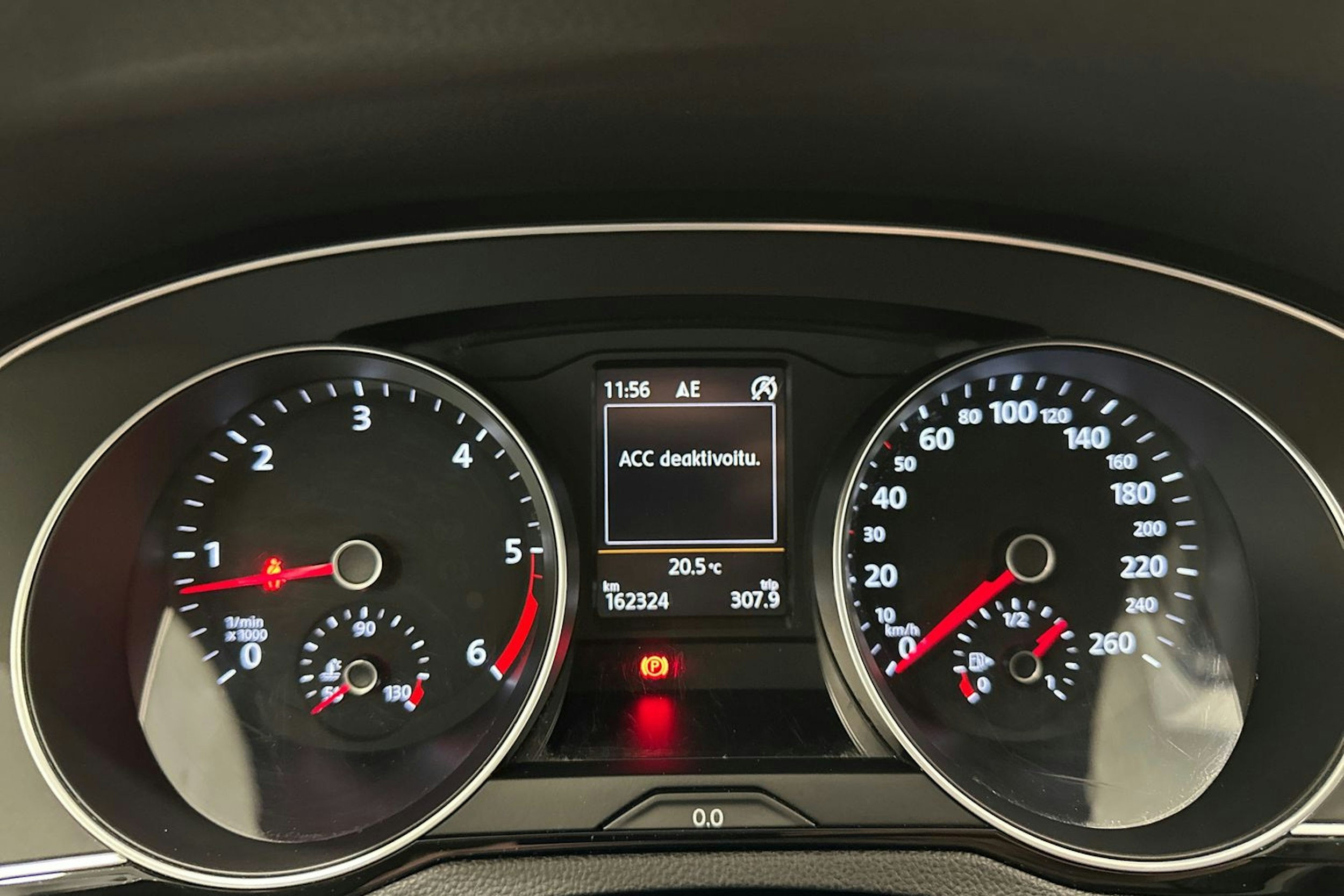 harmaa Volkswagen Passat 2016 kuva 21.