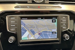 harmaa Volkswagen Passat 2016 kuva 22.