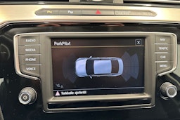 harmaa Volkswagen Passat 2016 kuva 23.