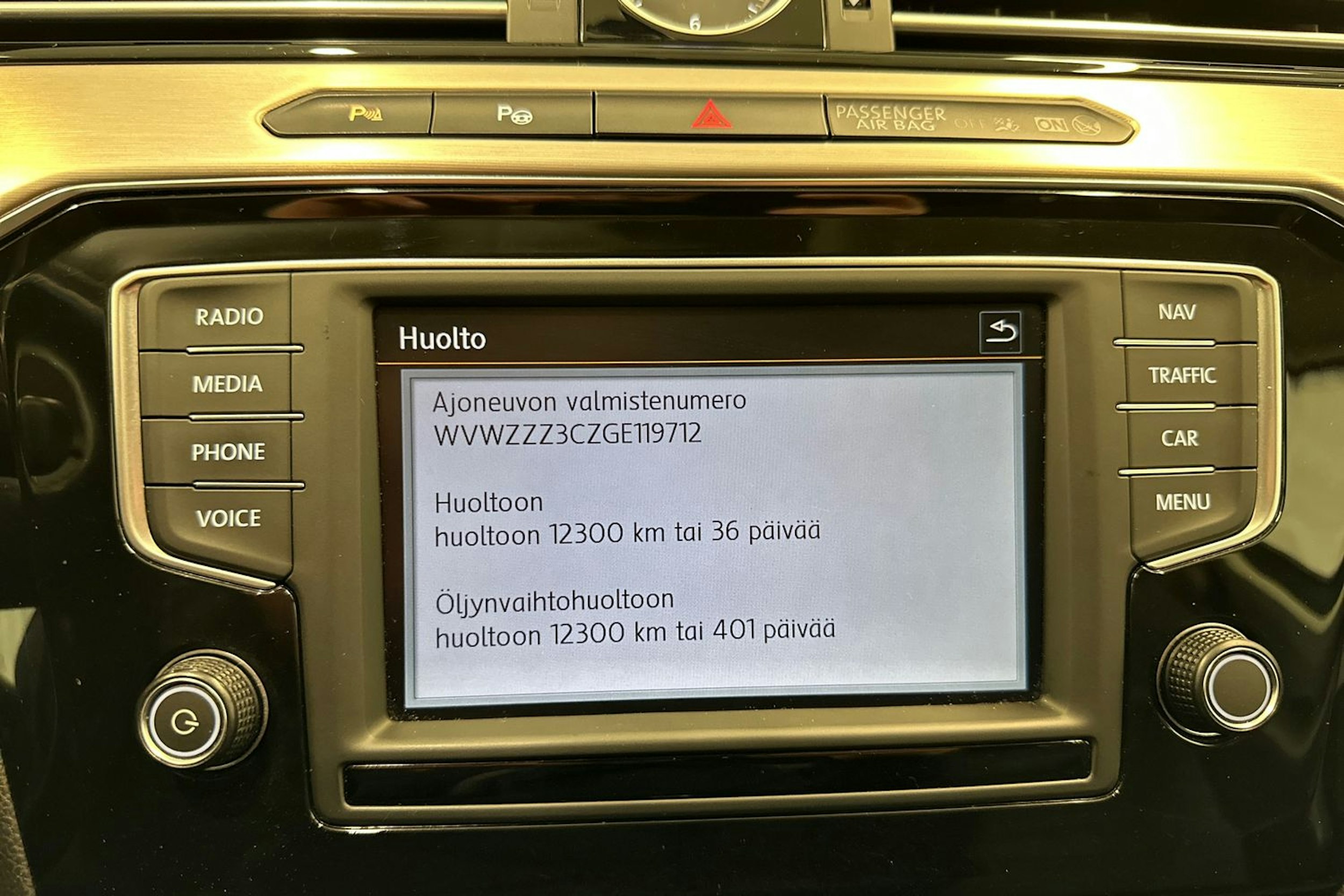 harmaa Volkswagen Passat 2016 kuva 25.