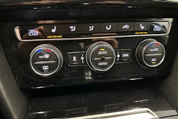 harmaa Volkswagen Passat 2016 kuva 27.