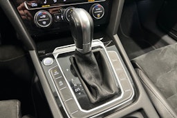 harmaa Volkswagen Passat 2016 kuva 29.