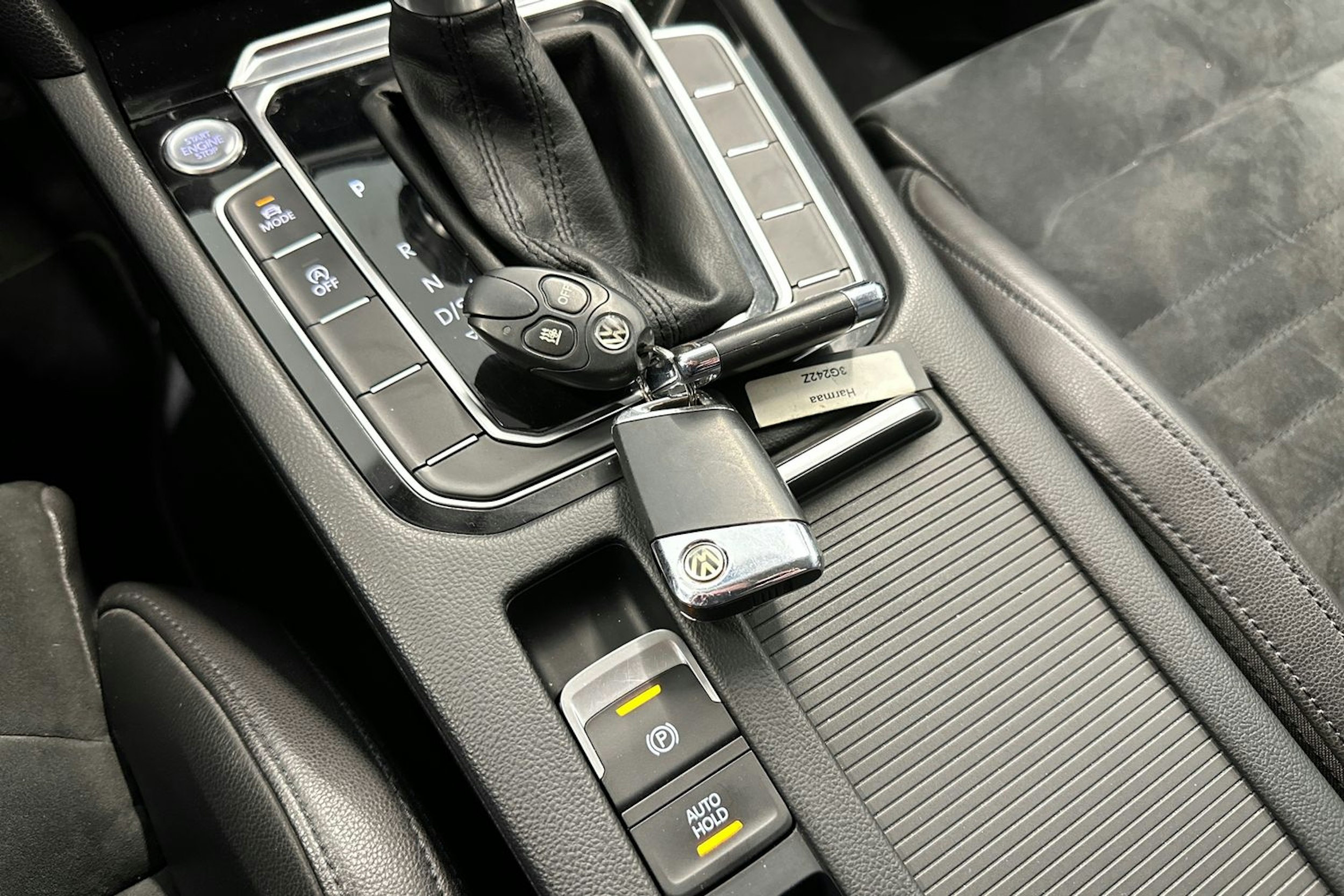 harmaa Volkswagen Passat 2016 kuva 30.