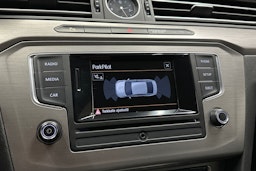 harmaa Volkswagen Passat 2016 kuva 19.