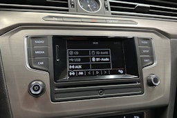 harmaa Volkswagen Passat 2016 kuva 20.